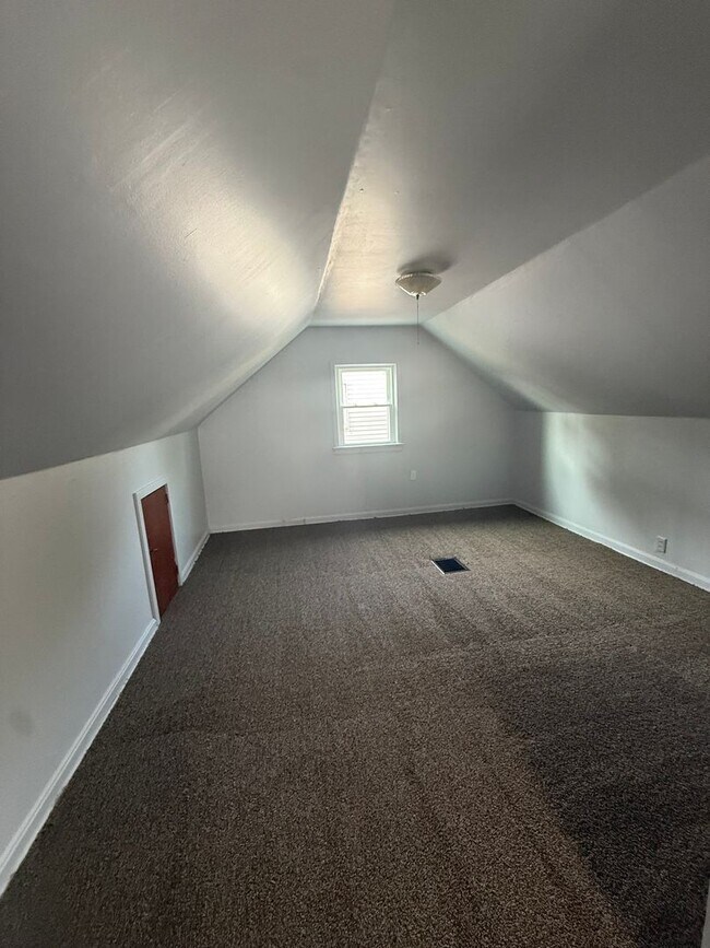 Building Photo - Lee/Harvard Single