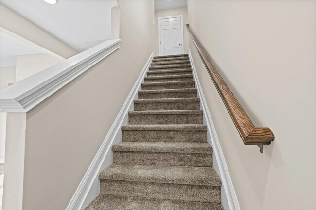 Building Photo - 933 Camden Ct