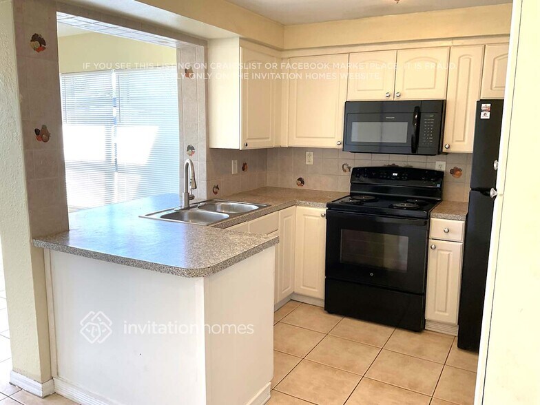 Building Photo - 6561 Thomas St