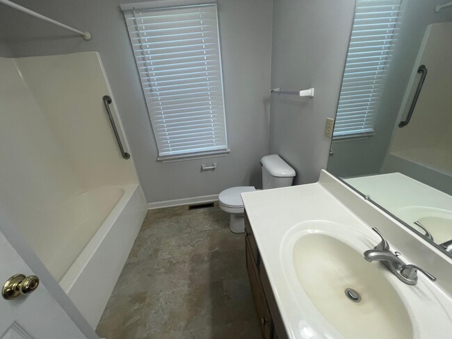 Building Photo - 10401 Whispering Pine Ln