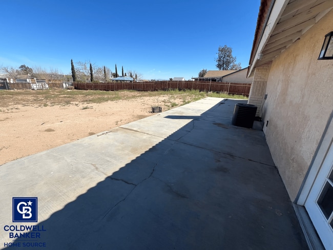 Building Photo - Move-In Ready Beauty with Granite Kitchen, Stainless Steel Appliances & Expansive Backyard