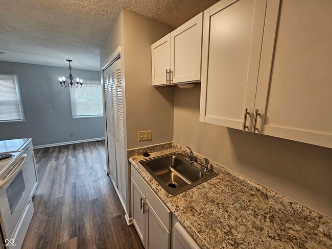 Building Photo - 6476 Lupine Terrace