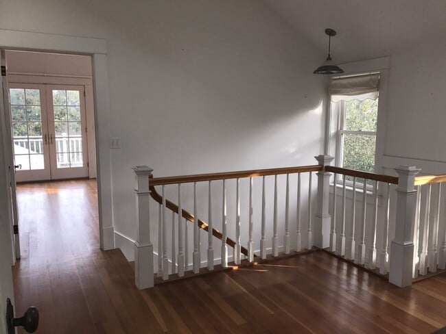 Building Photo - Large, Centrally Located Craftsman Home in...