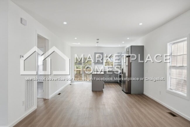 Building Photo - 4310 Ohls Ave