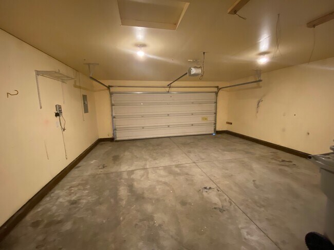 Building Photo - 3011 Woodbridge St