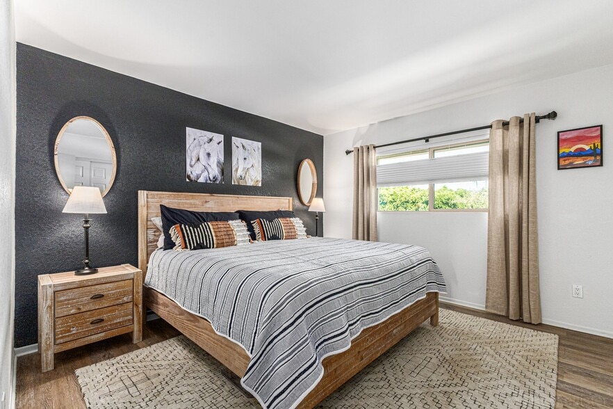 Building Photo - 7430 E Chaparral Rd