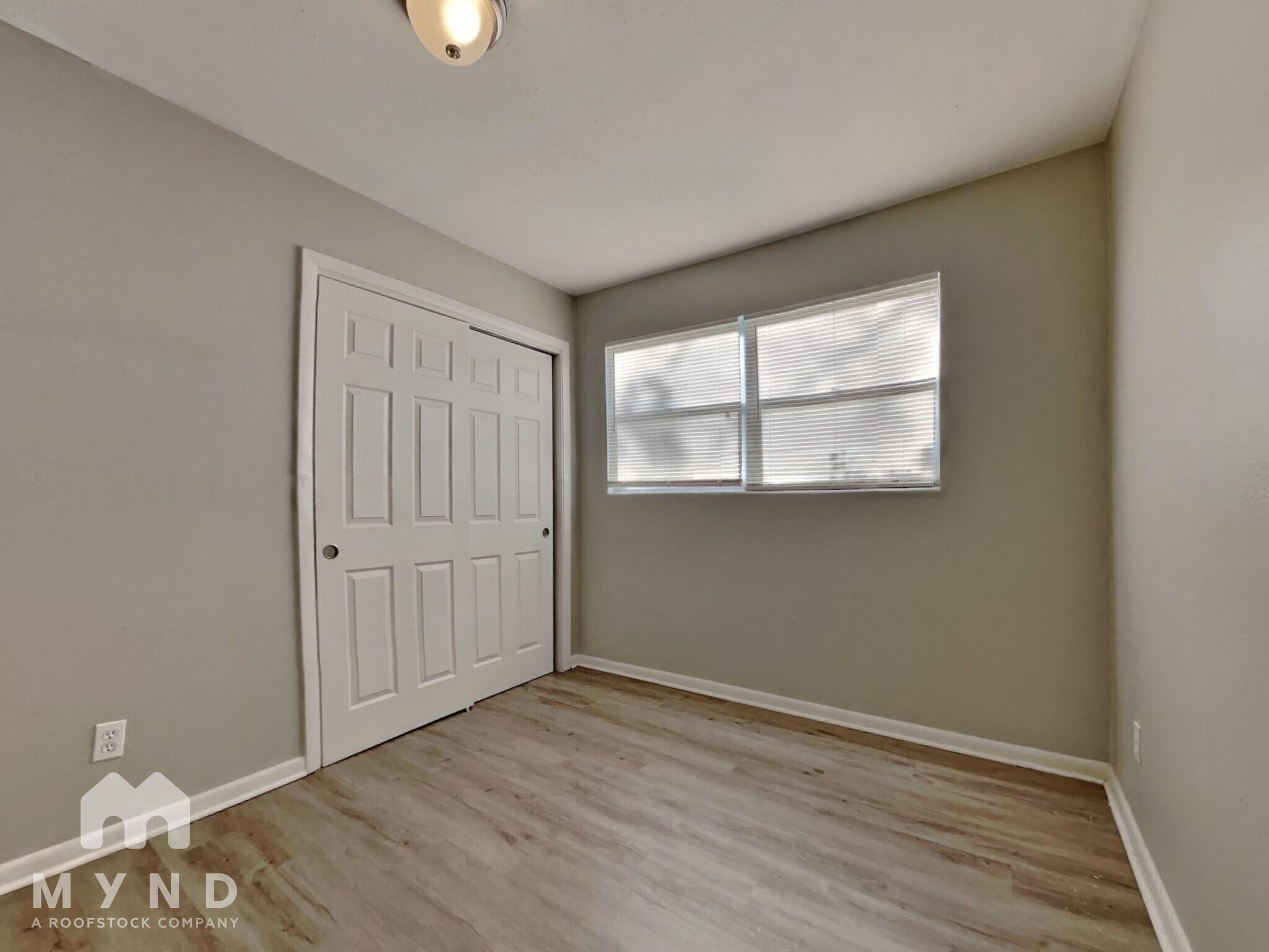 Building Photo - 1033 Busac Ave