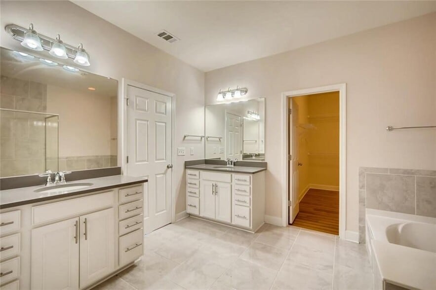 Building Photo - 2255 Emerald Sky Dr