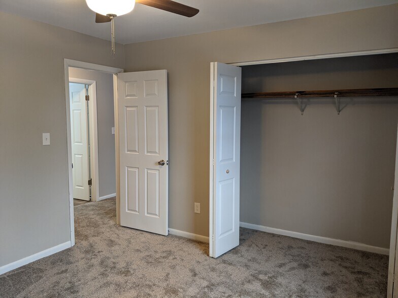 Building Photo - 25D Pine Ln