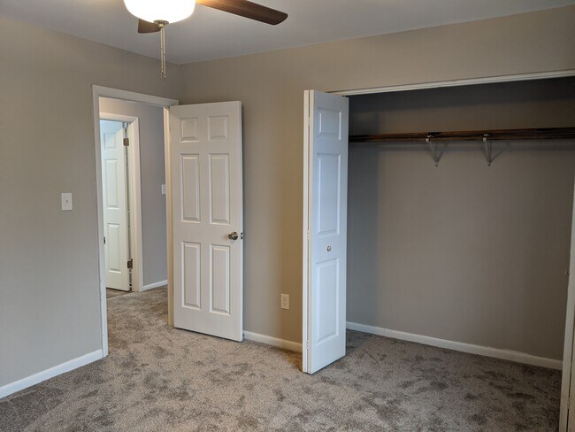 Building Photo - 25D Pine Ln