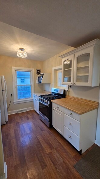 Building Photo - 120 N Harrison St