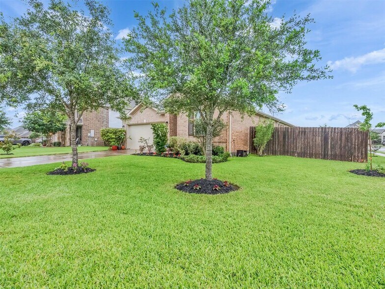 Building Photo - 1807 Oakdale Mist Dr