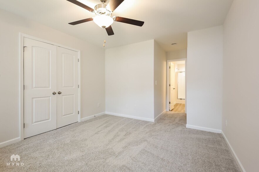 Building Photo - 316 Noble Ln