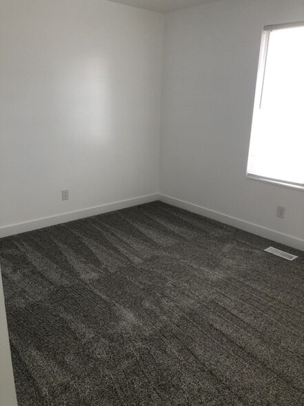 Bedroom 2 (4th door on right after linen closet) - 928 E. Bates Canyon Rd.