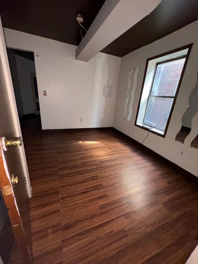 Building Photo - 4835 N Broad St