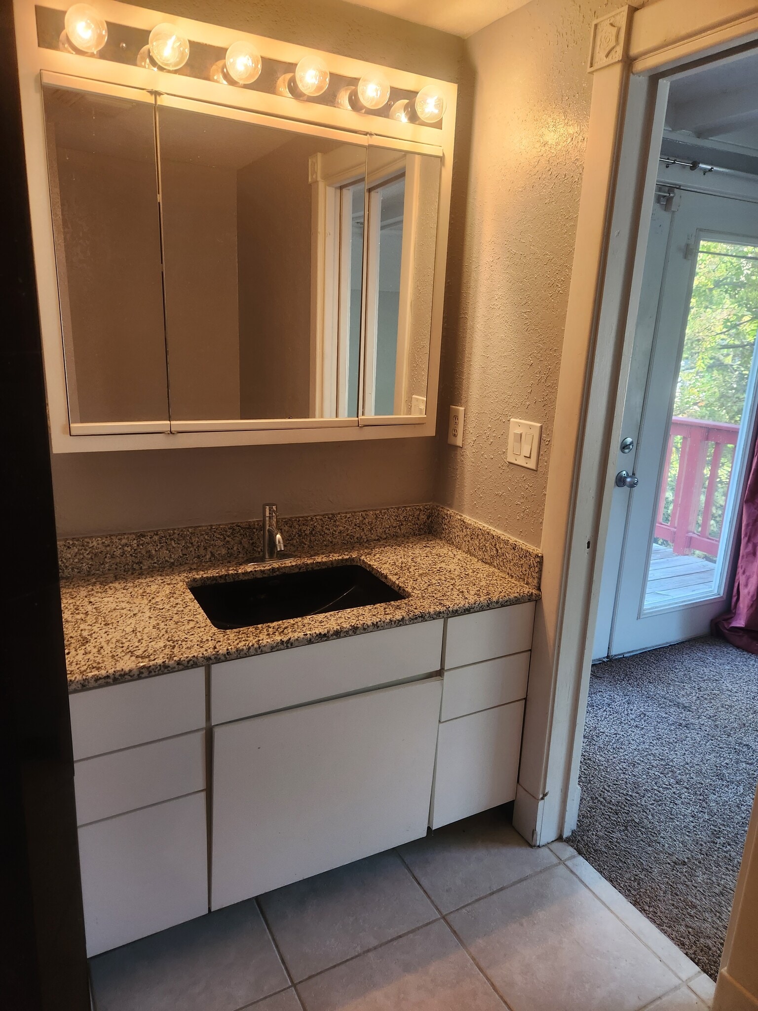 Building Photo - 5928 Fontana St