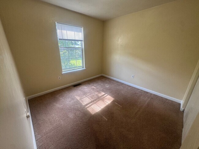 Building Photo - 1419 Jenninfer Drive