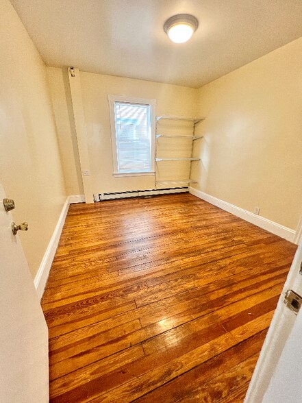 Building Photo - 85 Vinton St