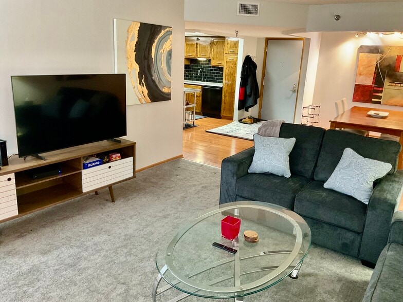 Building Photo - 2100 Valkyrie Dr NW