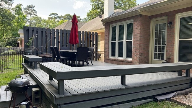 Building Photo - 32 Oak Park Point