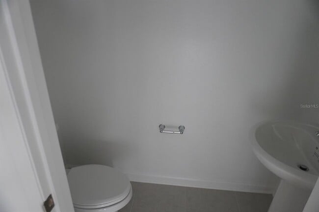 Building Photo - 2975 Maloof Dr