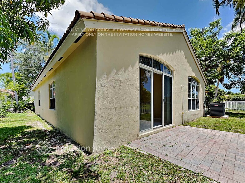 Building Photo - 7610 NW 20th Dr