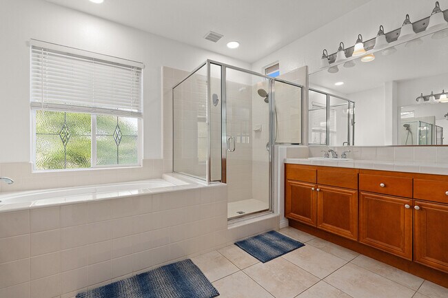 Building Photo - 7116 Torrey Mesa Ct