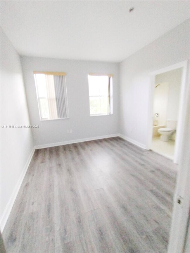 Building Photo - 3802 Shoma Dr