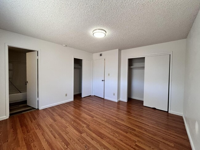 Building Photo - 5337 W Richert Ave
