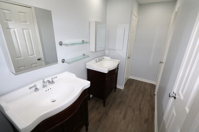 Building Photo - 12615 Huntington Venture Dr