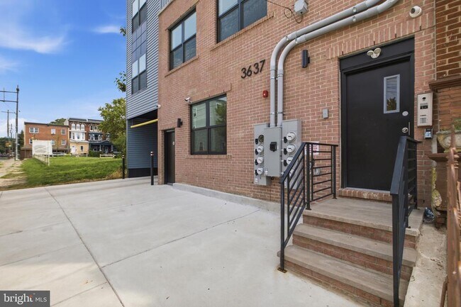 Building Photo - 3637 N 16th St