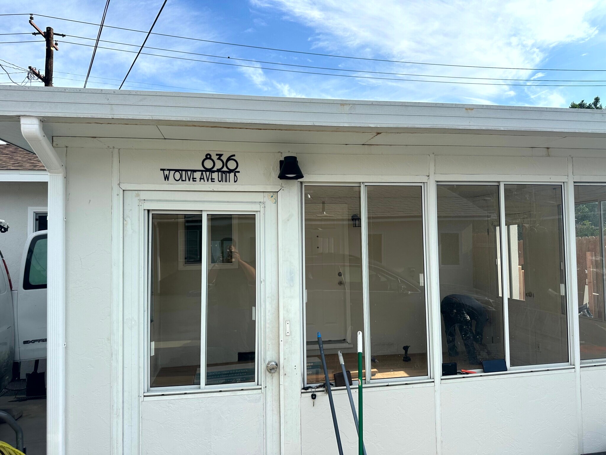 Building Photo - 836 W Olive Ave