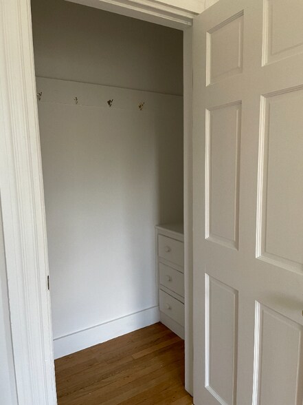 Building Photo - 18 Bradbury St