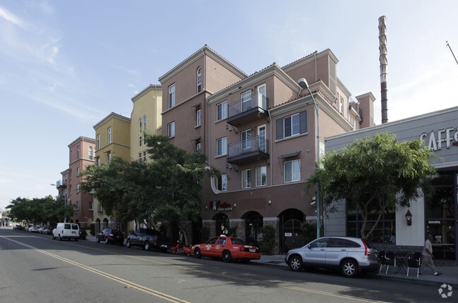 Building Photo - La Boheme