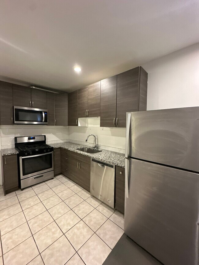 Building Photo - Erie