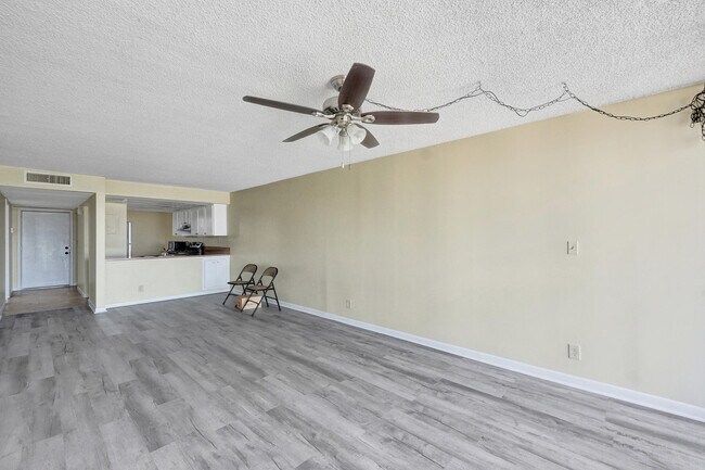 Building Photo - 12 Royal Palm Way