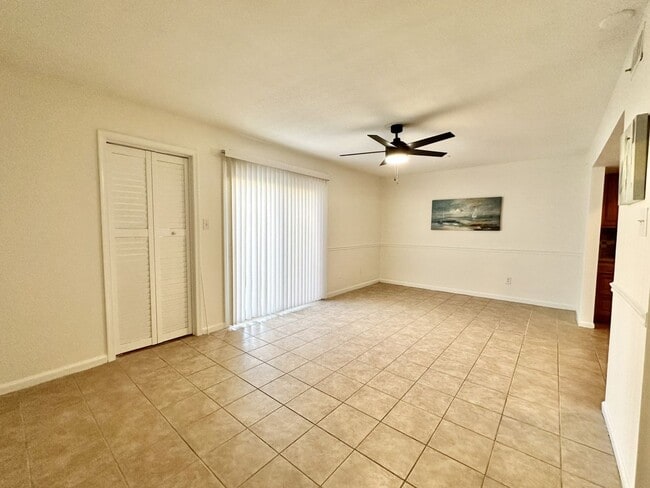 Building Photo - Updated & READY NOW!! A 3-Bedroom Great Neck Home! Excellent Schools! All Appliances Convey!