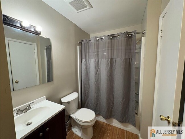 Building Photo - 904 Gregorys Way