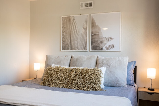 Building Photo - 8511 Fensmuir St