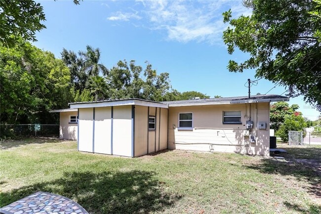 Building Photo - 3828 Neptune Dr SE