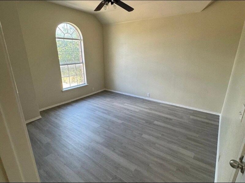 Building Photo - 4533 Indian Rock Dr