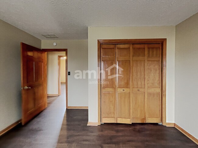 Building Photo - 9186 Pointe Ct