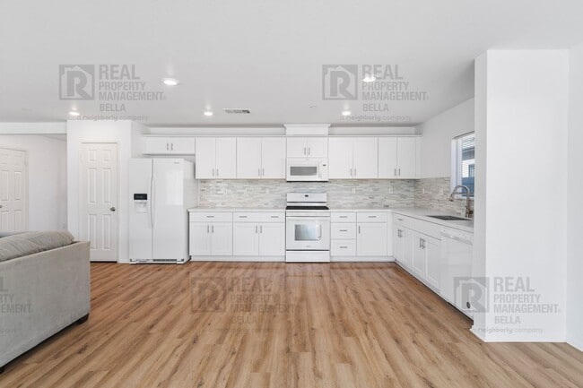 Building Photo - Spacious 4-Bed, 2-Bath Open-Concept Home i...