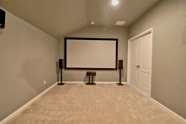 Building Photo - 1708 Stonehaven Ln