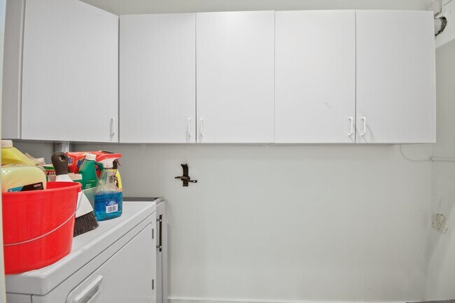 Building Photo - 125 CR 13 S