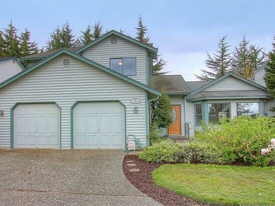 Building Photo - 4 Bedroom 2.5 Baths+ Bonus Home Office/ Woodinville $3850 per Month