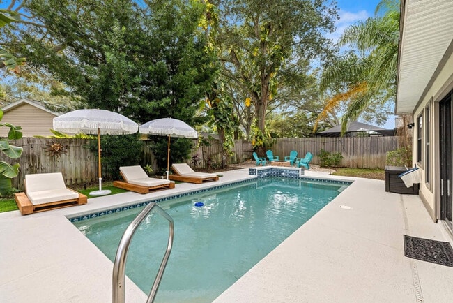 Building Photo - 1518 Wexford Dr E