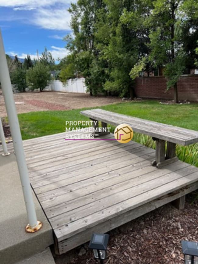 Building Photo - 1 Bedroom Bungalow in Holladay