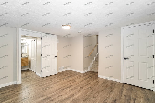 Building Photo - 5393 Centner Ln