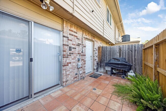 Building Photo - 2501 Bering Dr